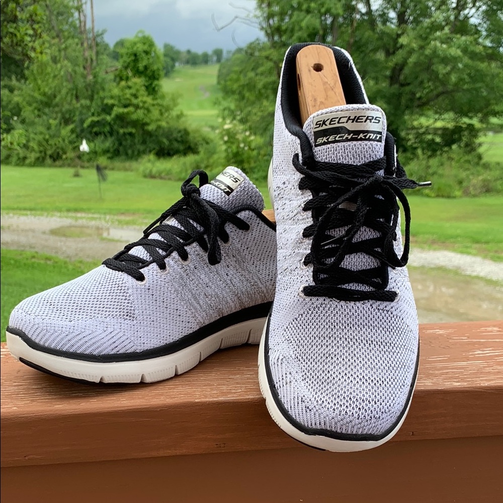 Mens Skechers Skech-Knit Memory Foam Gray Running Athletic Shoes. Size 8.5